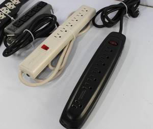 lot 120 image: Lot Of 4 Surge protector Power Cords