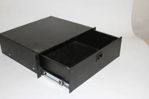 lot 129 image: Middle Atlantic Heavy Duty Equipment Rack Utility Storage Drawer - 5.25 High  3 Rack Units High 3RU
