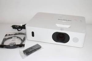 lot 131 image: Hitachi CP-WU5505 WUXGA 5000-Lumen HD Home Theater LCD Projector  Projection System