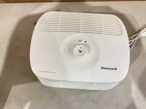 lot 316 image: Honeywell Air Purifiers for Home Bedroom, Living Room, Kitchen & Dorm Room