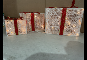 lot 321 image: 3PCS Large Lighted Gift Boxes Christmas Decoration - Pre-Lit Present with Ribbons and Bows