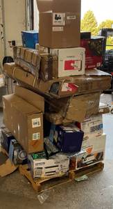 lot 250 image: Wholesale Pallet of Assorted Miscellaneous Items