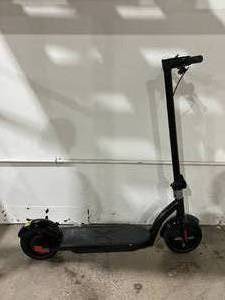 lot 577 image: Hover-1 Alpha Electric Scooter, 18 mph Speed, 264 lb Max Weight