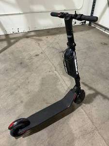 lot 579 image: Segway Ninebot ES4 Electric Kick Scooter