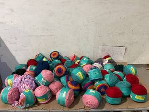 lot 230 image: LOT OF Yarn