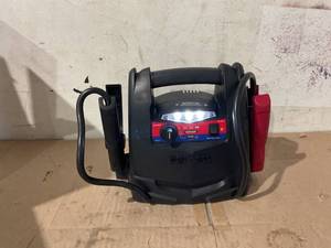 lot 263 image: Duralast 800 Amps Portable Battery Jump Starter DL-800