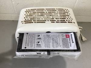 lot 431 image: Honeywell Air Purifiers for Home Bedroom, Living Room, Kitchen & Dorm Room