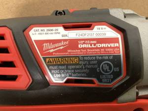 lot 677 image: LOT OF 2 Milwaukee Cordless DrillDriver 2606-20