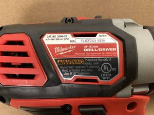 lot 681 image: LOT OF 2 Milwaukee Cordless DrillDriver 2606-20
