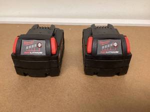 lot 559 image: LOT OF 2 Milwaukee M18 Lithium-Ion 18V 5Ah Extended Capacity Battery 48-11-1852