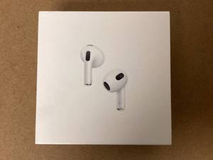 lot 59 image: Apple AirPods (3rd Generation)