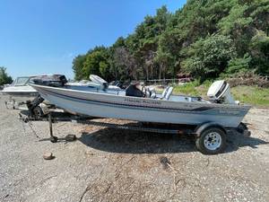 1990 Sea Nymph Fishing Boat