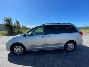 2007 Toyota Sienna XLE 7- Passenger - 2 OWNERS - AWD