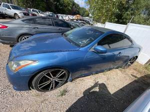 2011 INFINITI G37 X - AWD