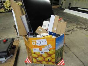 lot 100 image: Pallet of Store Overstock Store and Ecommerce Product and Returns