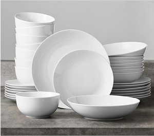 lot 334 image: NEW Members Mark 32-Piece Porcelain Dinnerware Set - White