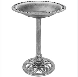 lot 368 image: Vintage Outdoor Garden Bird Bath w Fleur-de-Lis Accents - Stone