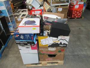 lot 122 image: Pallet of Store Overstock Store and Ecommerce Product and Returns