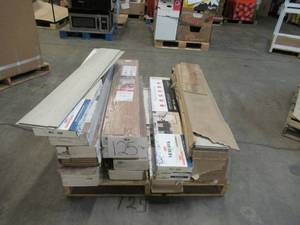 lot 125 image: Pallet of Store Overstock Store and Ecommerce Product and Returns - Flooring