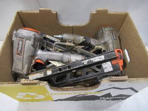 lot 181 image: Lot of USED Working AS-IS Paslode Power Tools - 4 Nailers