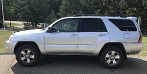 lot 2 image: 2004 Toyota 4Runner SR5 4x4