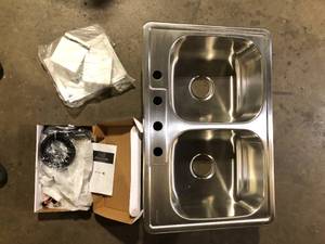 Glacier Bay 33 in. Drop-In 5050 Double Bowl 20 Gauge Stainless Steel Kitchen Sink with Faucet and Sprayer Customer Returns See Pictures