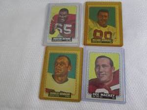 lot 41 image: 4 1964 Topps Football Cards...