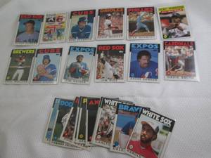 lot 59 image: Assorted 1986 Topps Baseball Cards...