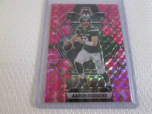 lot 111 image: 2023 Mosaic Aaron Rodgers Pink Priz...