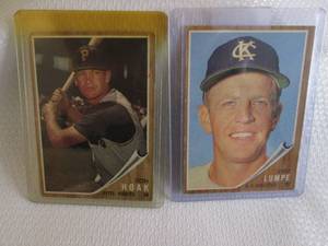 lot 124 image: 1962 Topps Don Hoak & Jerry Lumpe C...