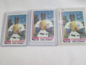 lot 155 image: 3 1982 Topps Dave Stewart Rookie Ca...