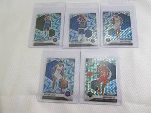 lot 175 image: 2020-21 Mosaic Blue Prizm Basketbal...