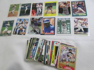 lot 233 image: Assorted Baseball Cards...
