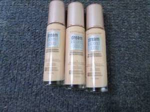 lot 273 image: 3- 1 oz Dream Radiant Liquid Founda...