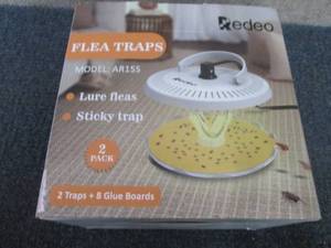 lot 275 image: Flea Traps...
