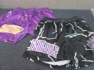lot 381 image: 2 Mens Medium Gym Wolf Athletic Sho...