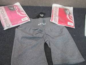lot 398 image: 3- NWT Gym Wolf Large High Waist Sc...