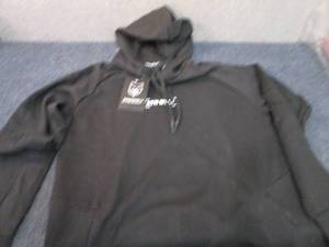 lot 409 image: NWT Small Gym Wolf Black Hooded Swe...