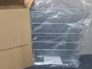 lot 432 image: Sliver Mesh 6 Tier Wall Mount Docum...