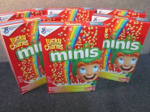 lot 442 image: 6- 10.5 oz Lucky Charms Minis...