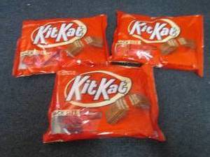 lot 464 image: 3- 10.78 oz KitKat Snack Size...