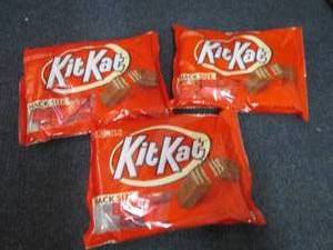 lot 465 image: 3- 10.78 oz KitKat Snack Size...