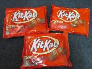 lot 466 image: 3- 10.78 oz KitKat Snack Size...