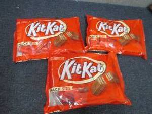 lot 467 image: 3- 10.78 oz KitKat Snack Size...
