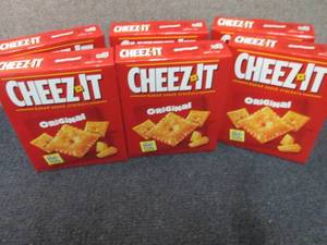 lot 482 image: 6- 7 oz Cheez-It Original best date...