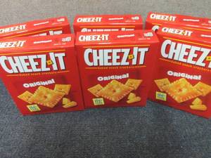 lot 484 image: 6- 7 oz Cheez-It Original best date...