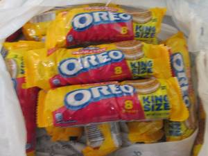 lot 494 image: 12- 4 oz Golden Double Stuf Oreos...