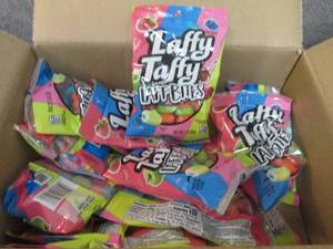 lot 511 image: 12- 3 oz Laffy Taffy Laff Bites...