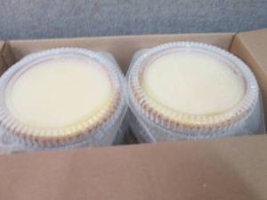 lot 558 image: CC 6 FROZEN Table Talk 8 inch Custa...