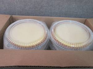lot 560 image: CC 6 FROZEN Table Talk 8 inch Custa...